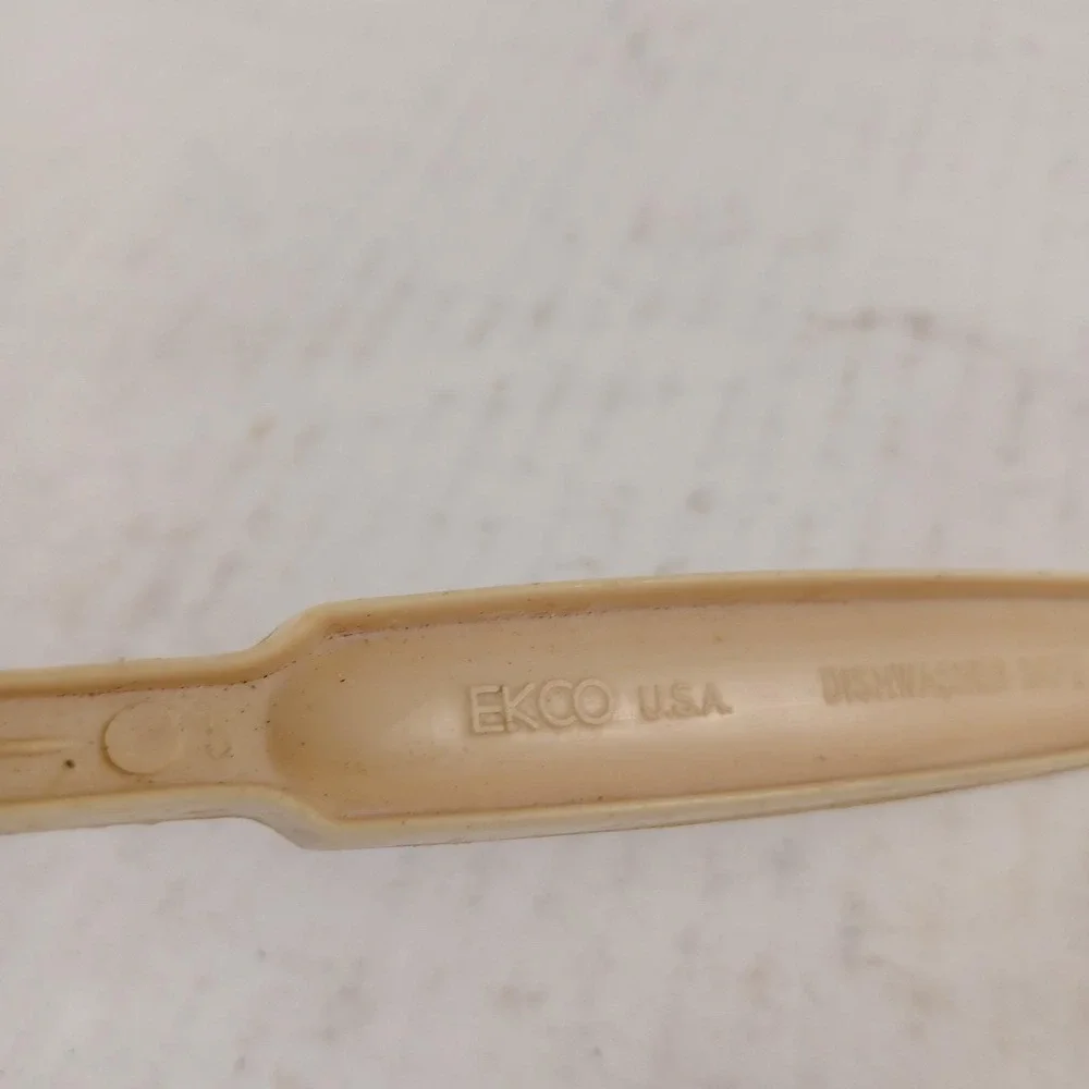 Ekco Slotted‎ Serving Spoon Plastic Almond Tan VTG Kitchen Utensil US